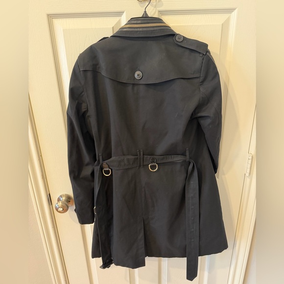 Burberry black women’s trenchcoat with leather and zippers accents - Picture 2 of 10